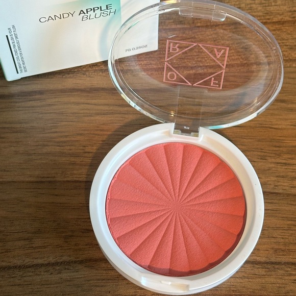 OFRA Candy Apple Blush - Picture 3 of 8